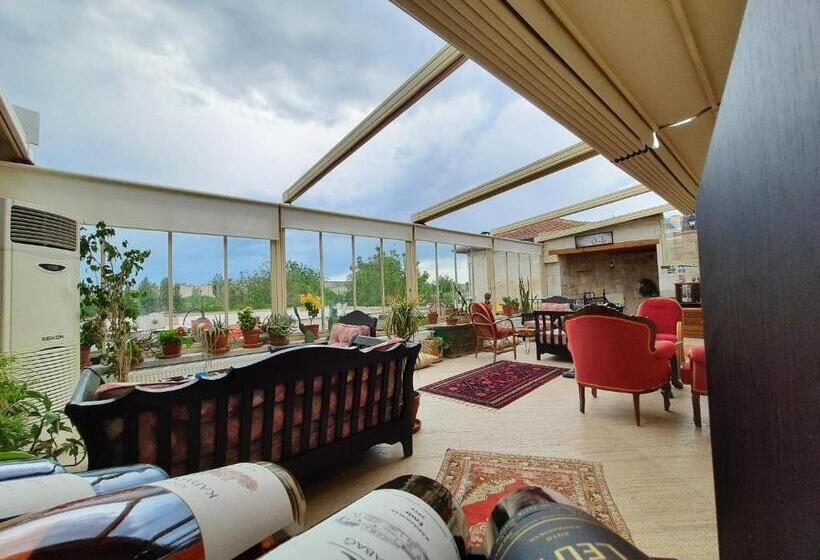 Superior Suite, Hikmet's House