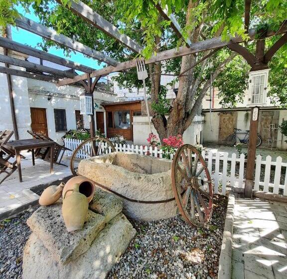 Superior Suite, Hikmet's House