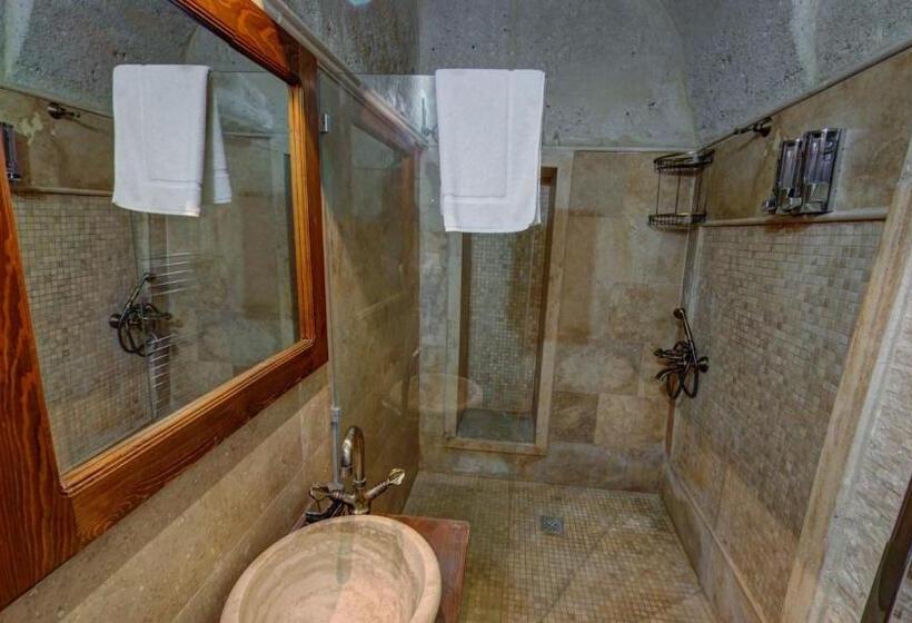 Suite, Hikmet's House