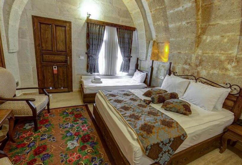 3-Bett-Standardzimmer, Hikmet's House