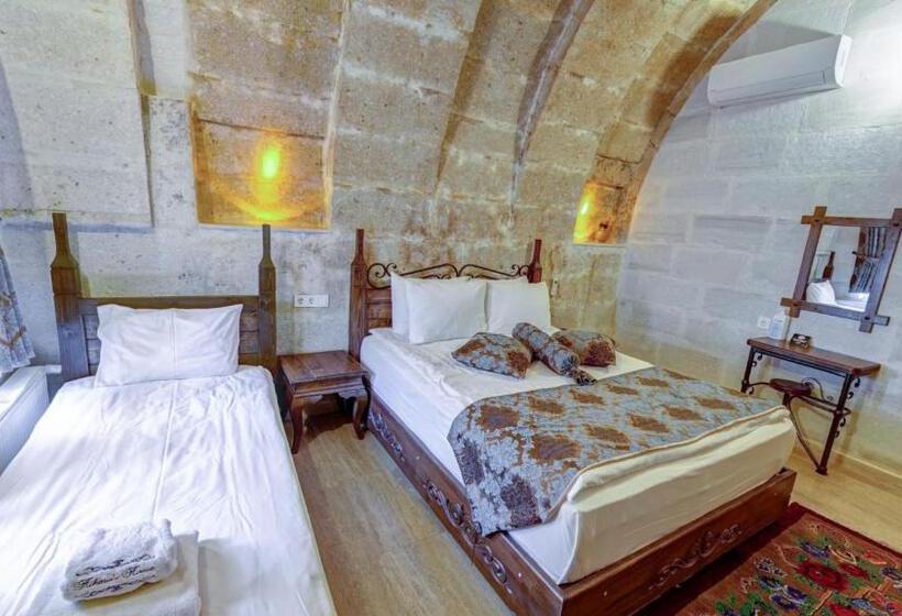 3-Bett-Standardzimmer, Hikmet's House