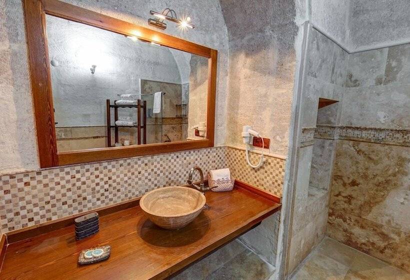 Superior Suite, Hikmet's House