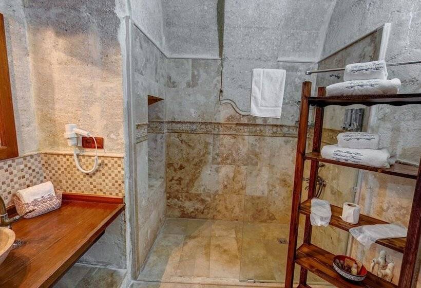 Superior Suite, Hikmet's House