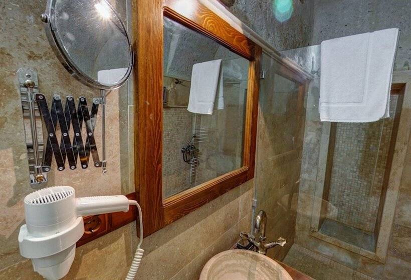 Suite, Hikmet's House