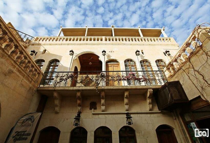 اتاق استاندارد چهارنفره با چشم‌انداز باغ, Turkmen Konagi