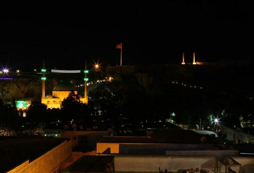 اتاق استاندارد چهارنفره با چشم‌انداز باغ, Turkmen Konagi