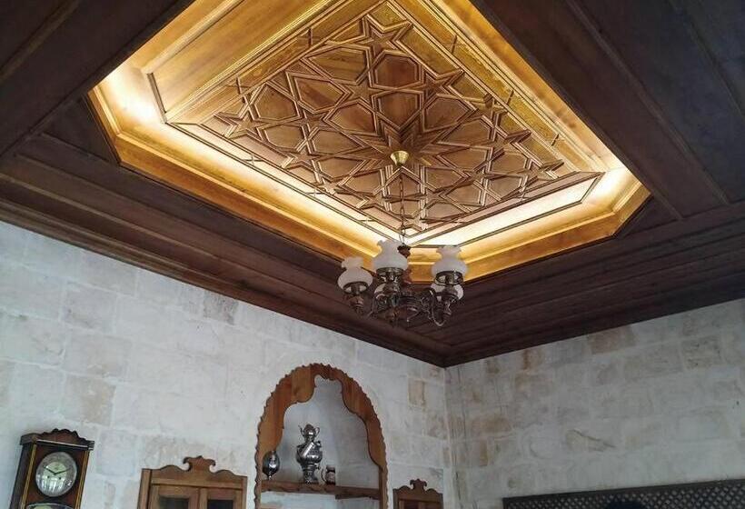 اتاق استاندارد چهارنفره با چشم‌انداز باغ, Turkmen Konagi