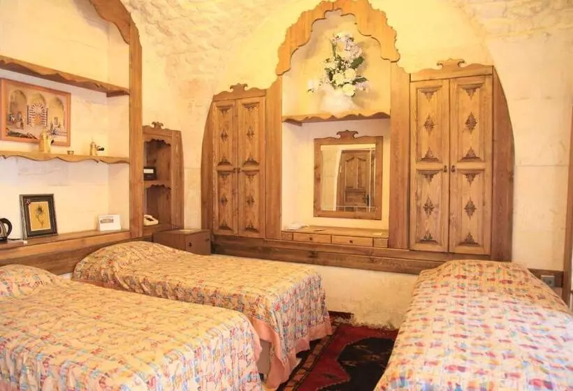 اتاق استاندارد سه نفره, Turkmen Konagi