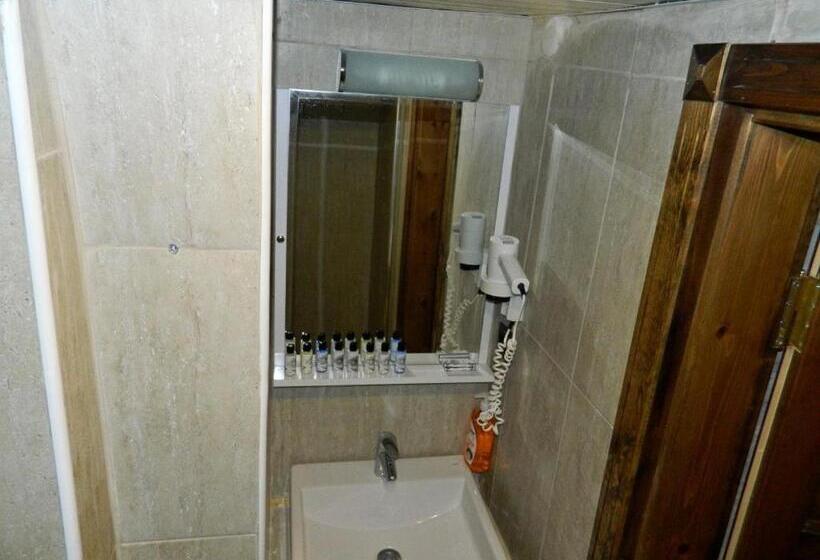 اتاق استاندارد سه نفره, Turkmen Konagi