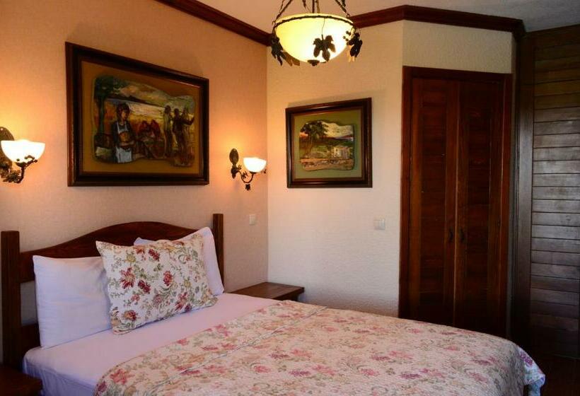 اتاق استاندارد, Ada Bacchus