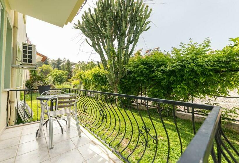 스탠다드 발코니 룸, Dedeminn Garden