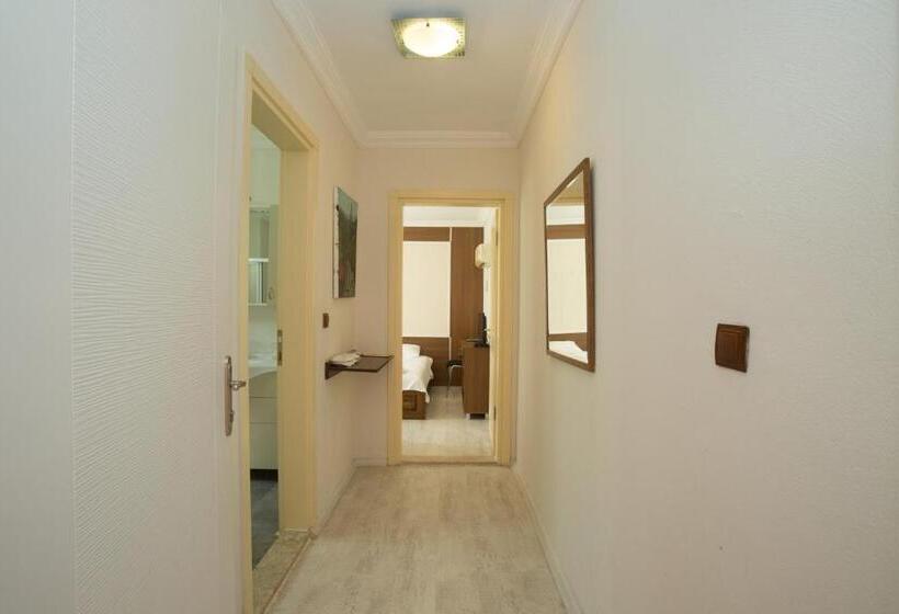 스탠다드 발코니 룸, Dedeminn Garden