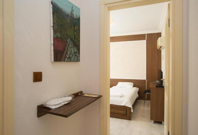 스탠다드 발코니 룸, Dedeminn Garden