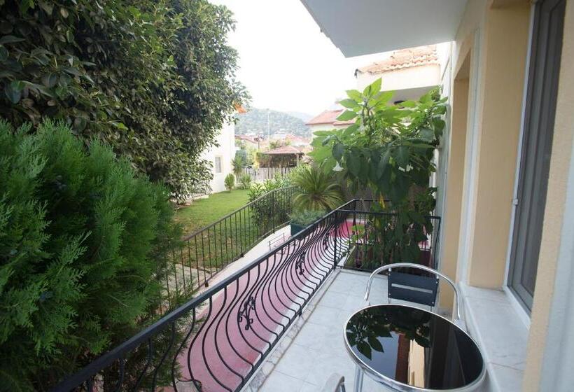 스탠다드 발코니 룸, Dedeminn Garden