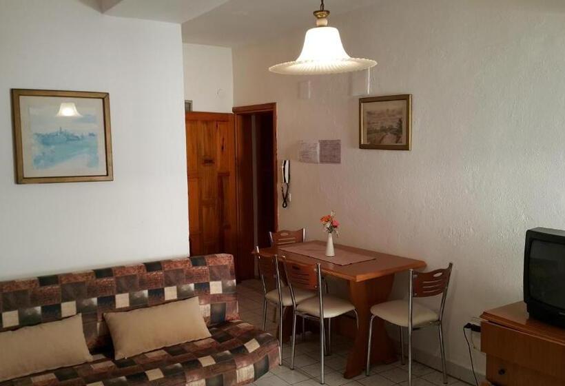 آپارتمان 1 خوابه, Delphin Apart