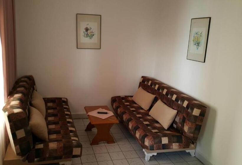 آپارتمان 1 خوابه همکف, Delphin Apart