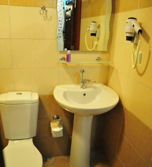 Pokój Standard Trzyosobowy, Osmanoglu