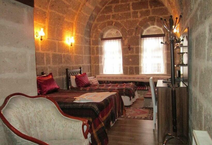 Pokój Standard Trzyosobowy, Osmanoglu