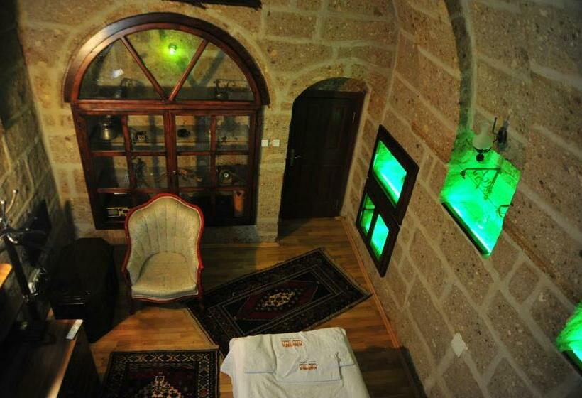 Pokój Standard Trzyosobowy, Osmanoglu