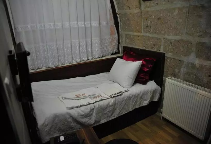 Pokój Standard Jednoosobowy, Osmanoglu