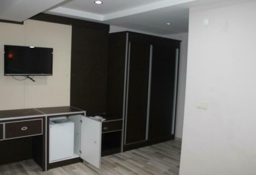 اتاق استاندارد با چشمانداز کوهستان, Ozcavusoglu