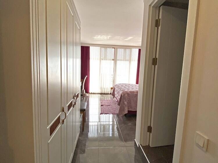 豪华海景房, Phellos Suites