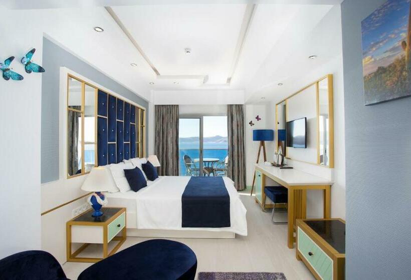 חדר דלוקס עם מרפסת נוף לים, Sea View