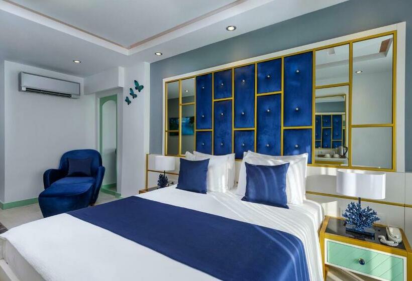 Номер Deluxe Вид на Море с Балконом, Sea View