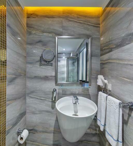 חדר דלוקס עם מרפסת נוף לים, Sea View