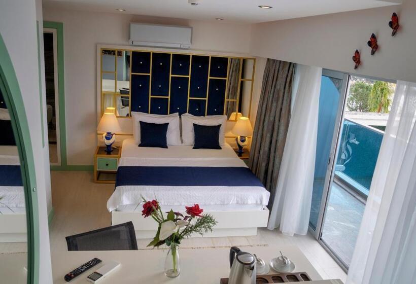 Номер Deluxe Вид на Море Боковой, Sea View