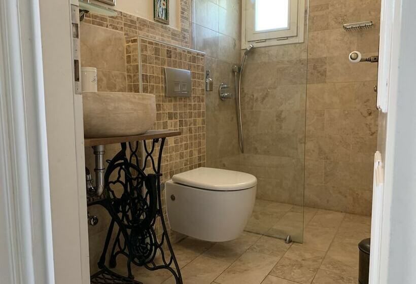 اتاق اکونومی, Yuga Alacati