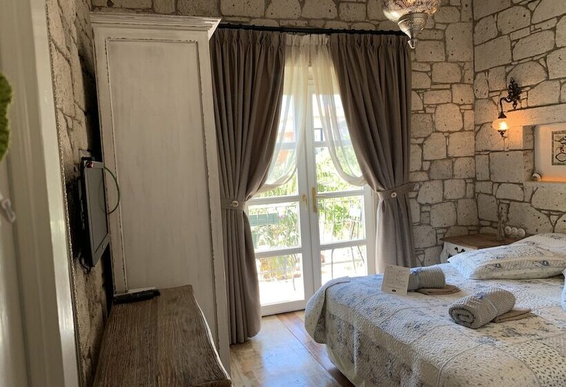 اتاق خانوادگی, Yuga Alacati