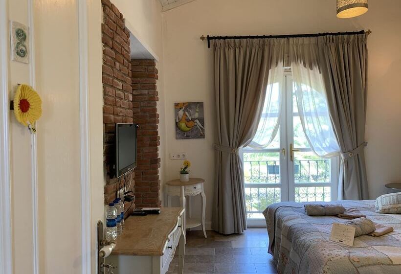 اتاق خانوادگی, Yuga Alacati