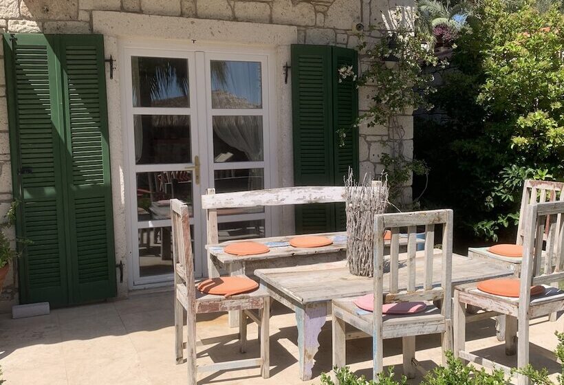 سوییت خانوادگی, Yuga Alacati