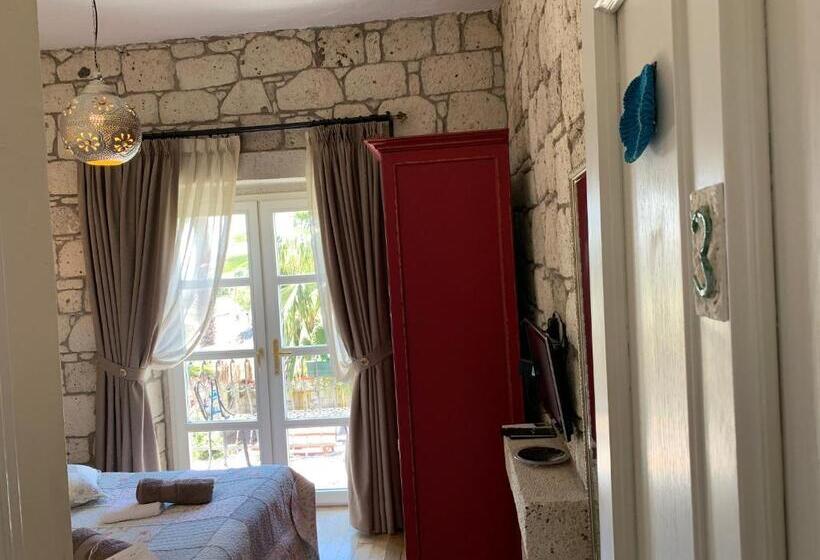 اتاق استاندارد با بالکن, Yuga Alacati