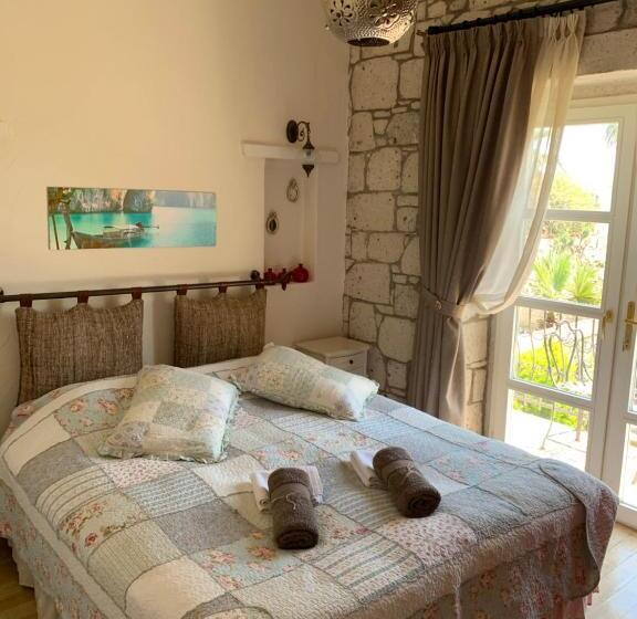 اتاق استاندارد با بالکن, Yuga Alacati