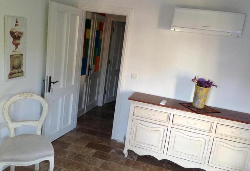 سوییت خانوادگی, Yuga Alacati