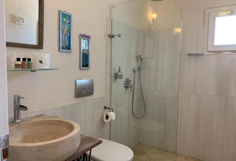 اتاق اکونومی, Yuga Alacati