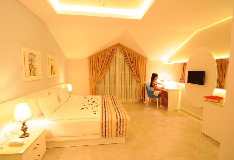 اتاق لوکس, Sea Breeze Hotel And Apartments