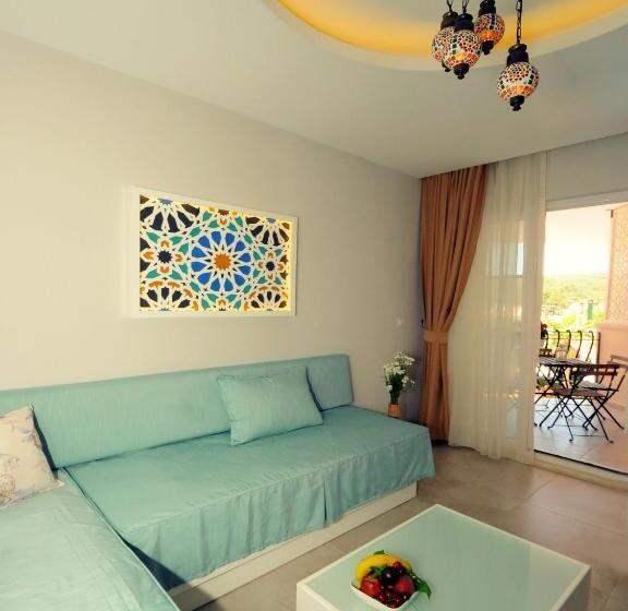 Люкс, Sea Breeze Hotel And Apartments