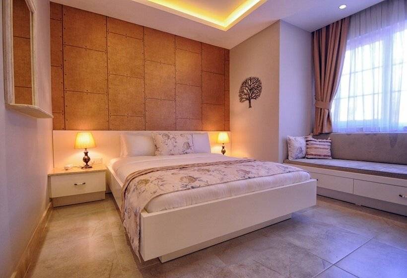 Люкс, Sea Breeze Hotel And Apartments