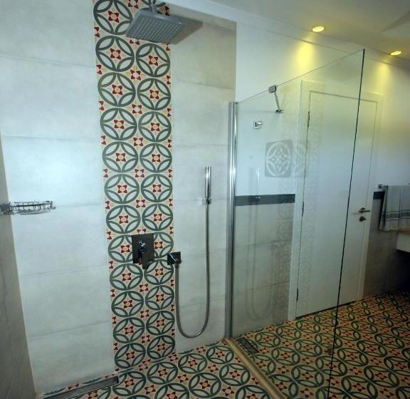 اتاق لوکس, Sea Breeze Hotel And Apartments