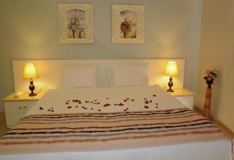 اتاق لوکس, Sea Breeze Hotel And Apartments