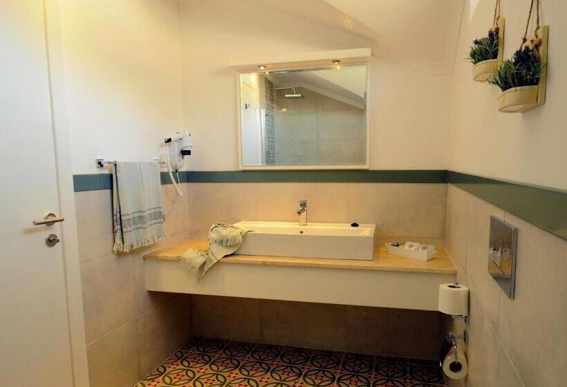 سوییت, Sea Breeze Hotel And Apartments