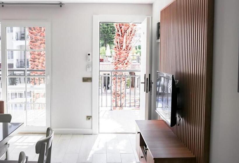 آپارتمان لوکس 1 خوابه, Sea Breeze Hotel And Apartments