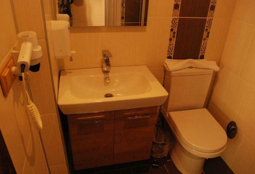 غرفة قياسية, Ayder Umit