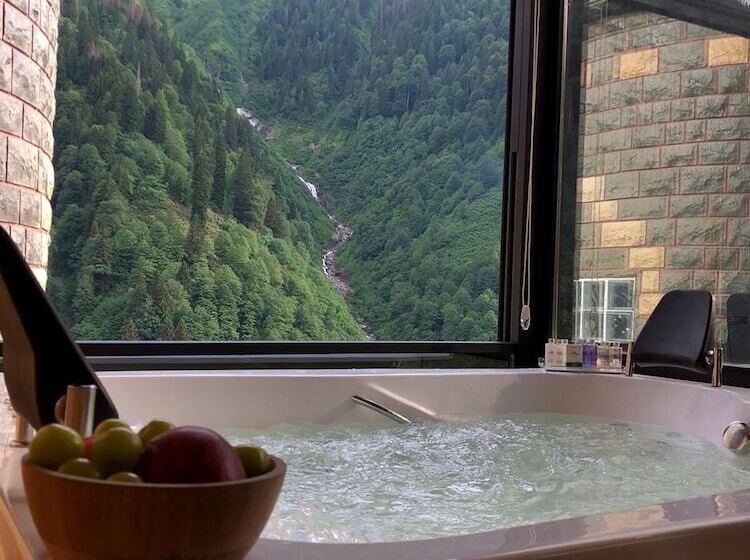 سوئیت رویال, Ayder Villa De Pelit