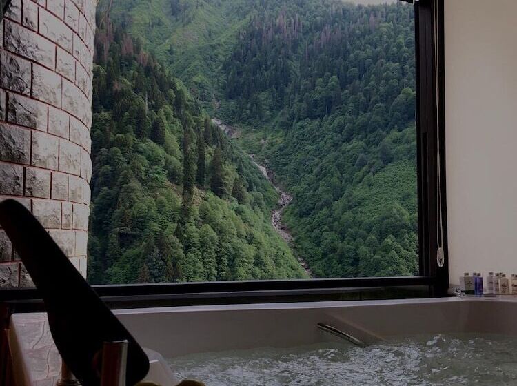 سوئیت رویال, Ayder Villa De Pelit