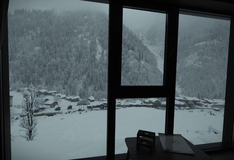 سوئیت با چشمانداز, Ayder Villa De Pelit