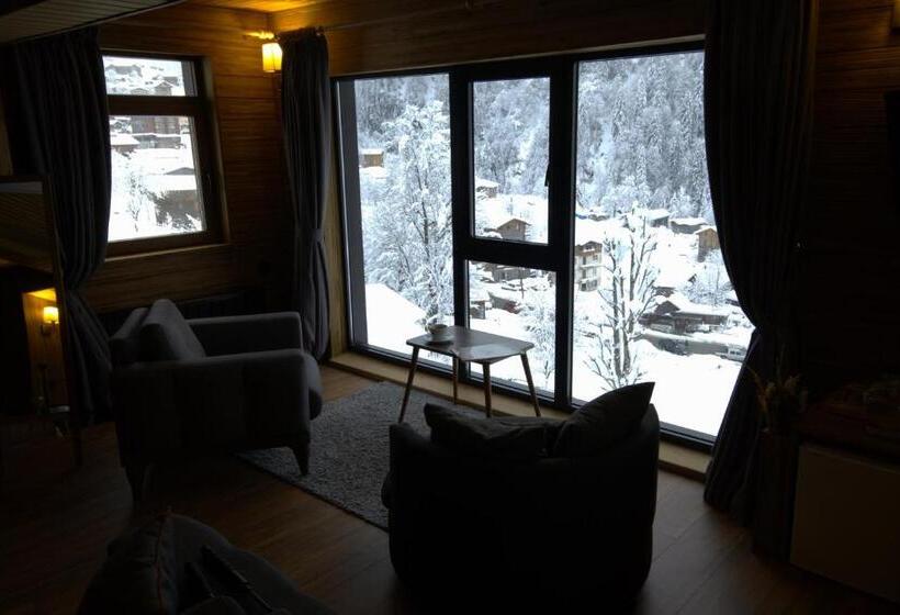 سوئیت با چشمانداز, Ayder Villa De Pelit